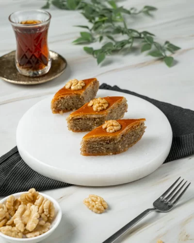 Qozlu Baki Paxlavasi